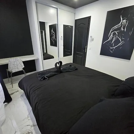 Le Noir & Blanc Port Nature 4 Village Naturiste Cap D'agde