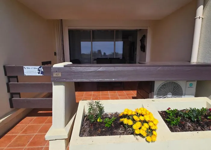 Le Noir & Blanc Port Nature 4 Village Naturiste Cap D'agde Appartement Agde