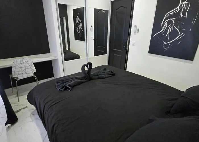 Le Noir & Blanc Port Nature 4 Village Naturiste Cap D'agde