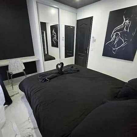 Le Noir & Blanc Port Nature 4 Village Naturiste Cap D'agde *